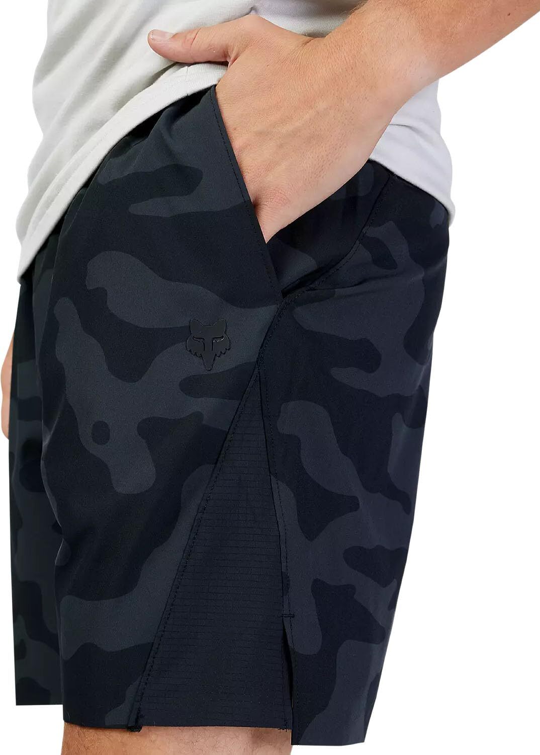 Fox 30614-247S CORE CAMO SHORT 7" Black Camo S3