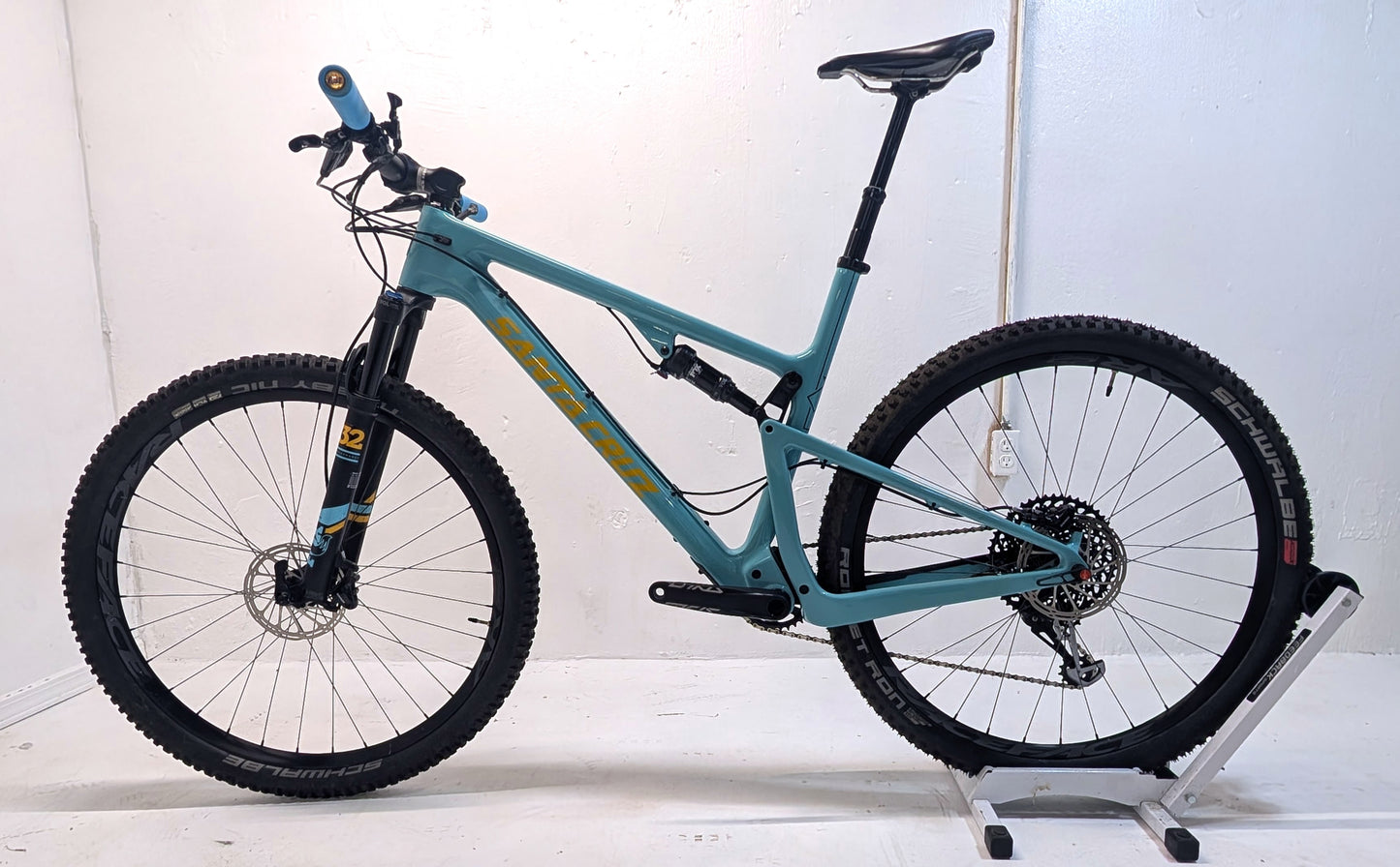 Santa Cruz Blur XL 29" Carbon XC Bike | SRAM GX Eagle, Fox Suspension