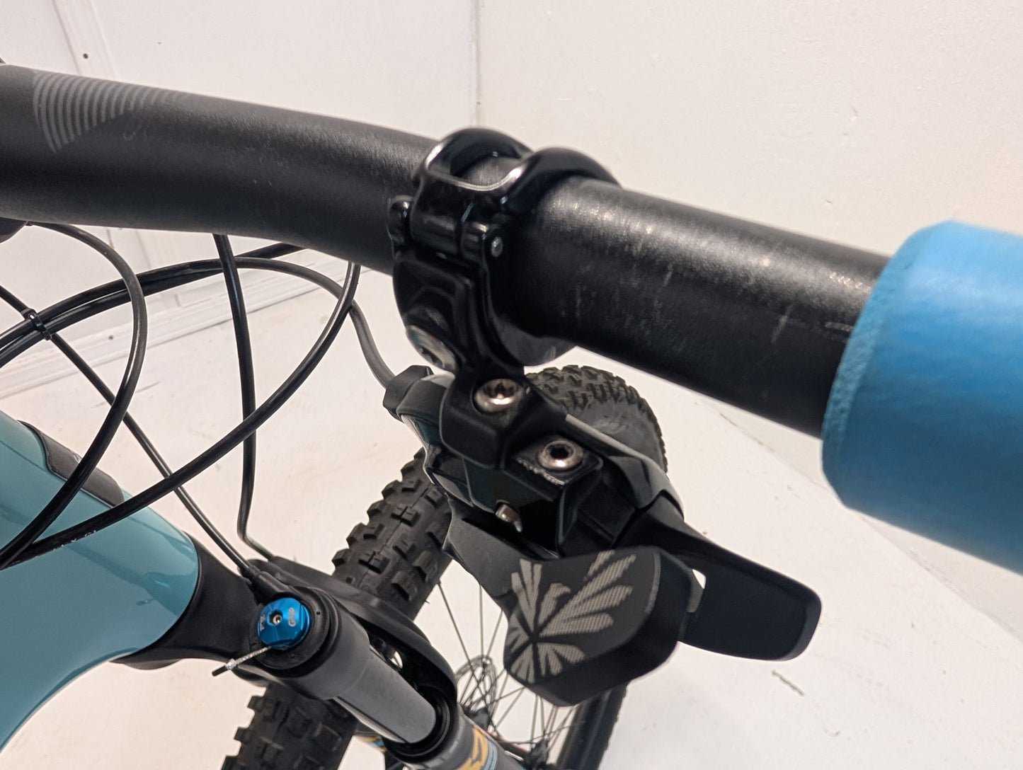 Santa Cruz Blur XL 29" Carbon XC Bike | SRAM GX Eagle, Fox Suspension