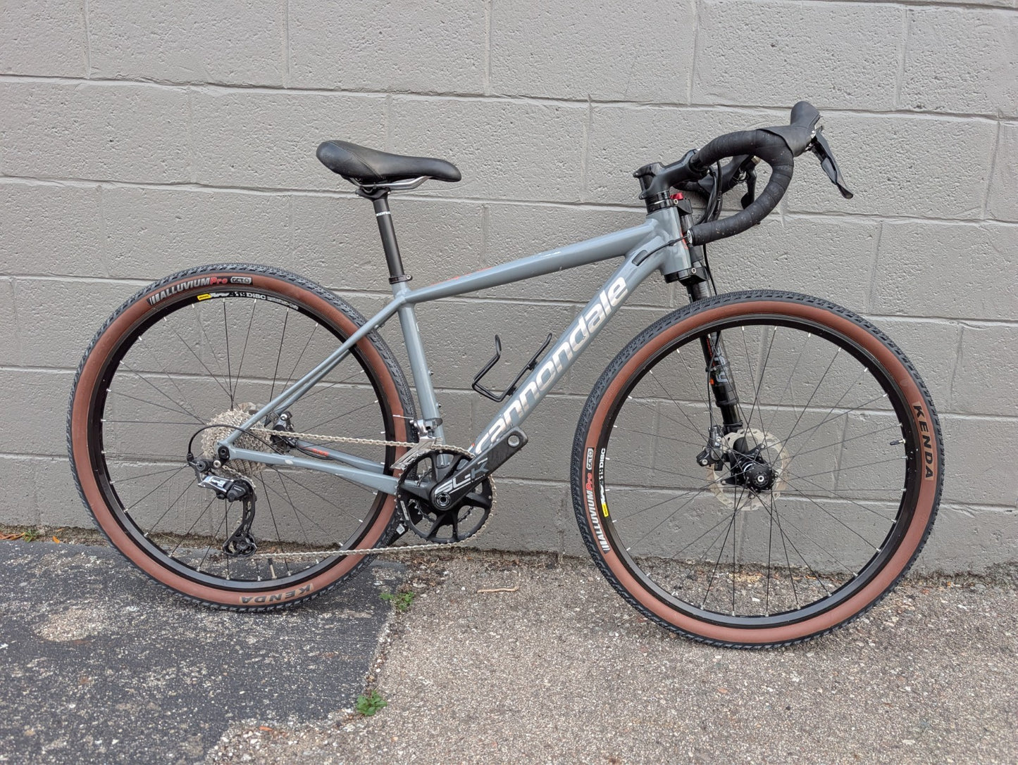 Cannondale Slate Gravel Bike – Size Small – Lefty Oliver Fork – Shimano GRX 2x111
