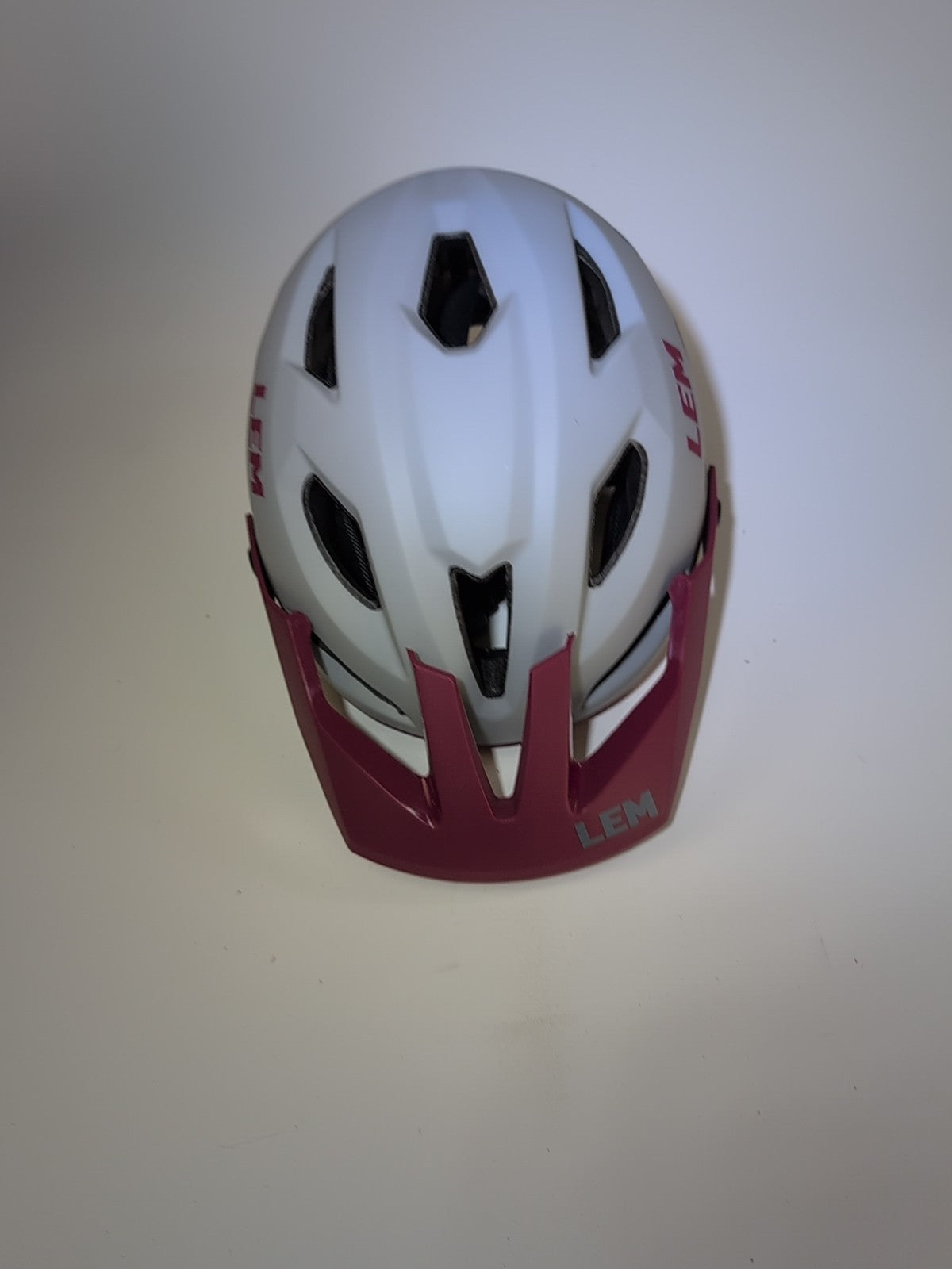 LEM Spyne Mountain Size Medium Red And Grey1