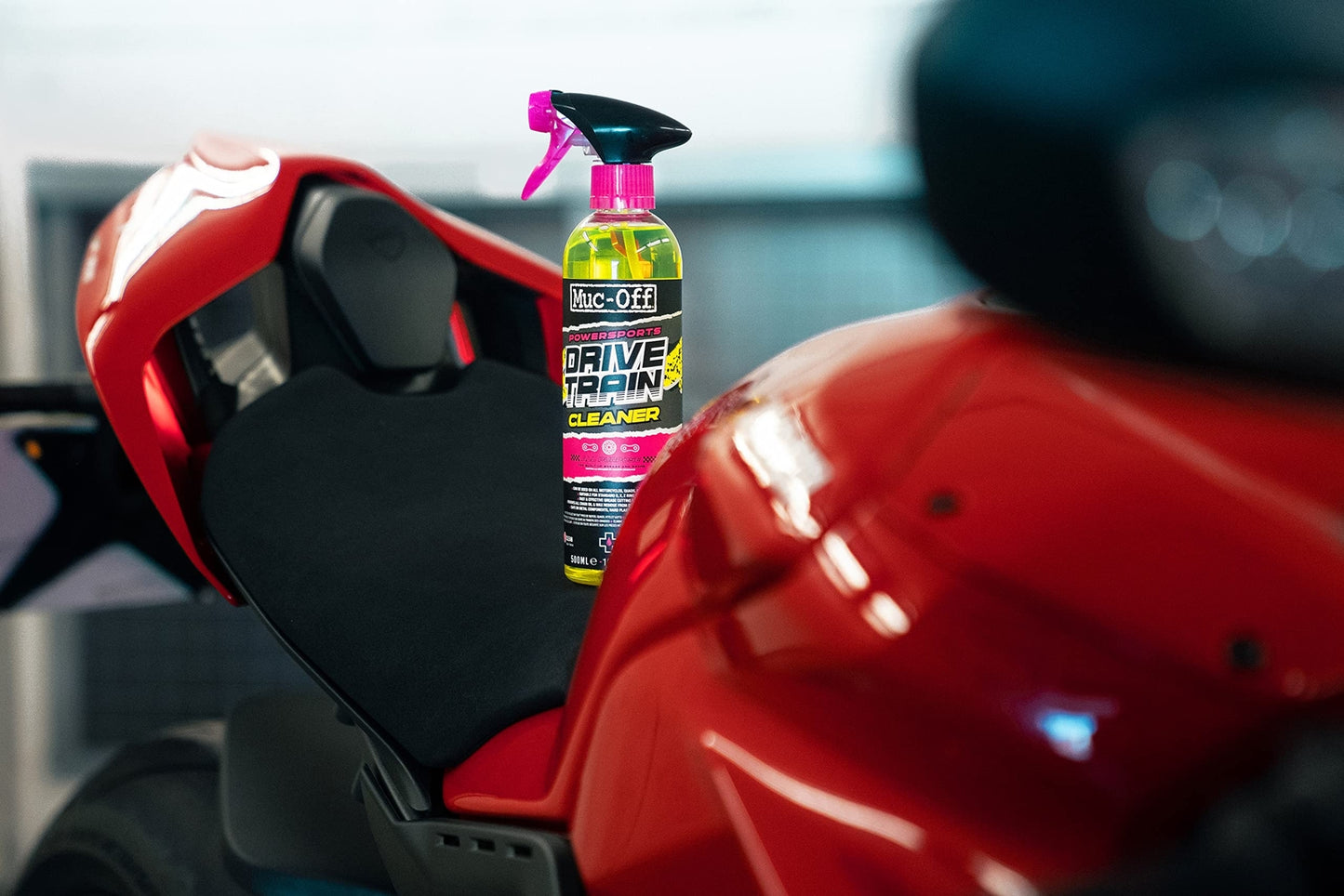 Muc-Off Powersports Drivetrain Cleaner, 16.9 fl oz - Chain Cleaner and Degreaser1