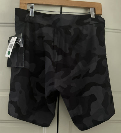 Fox Overhead Gray Camo stretch 18” bike shorts1