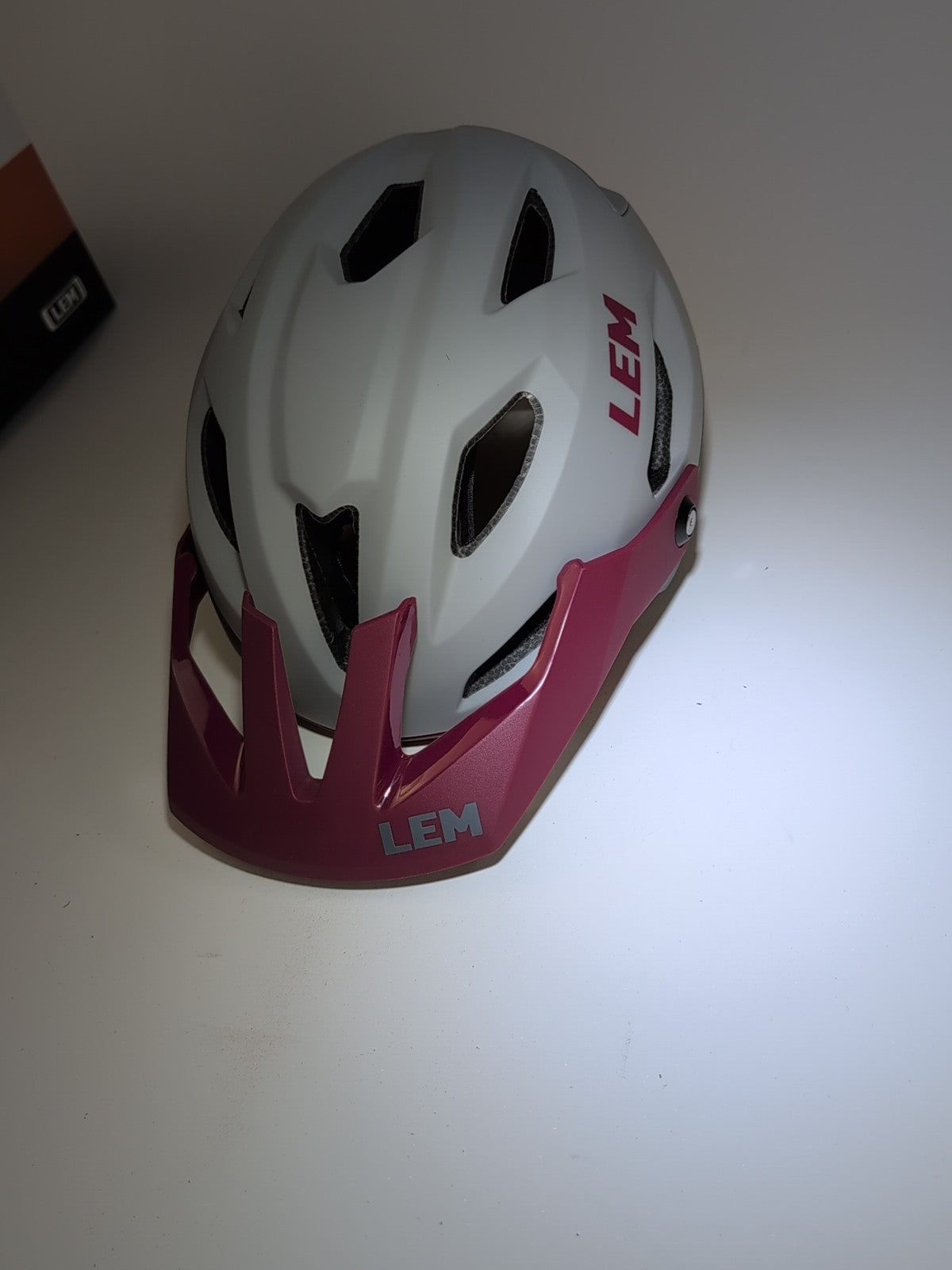 LEM Spyne Mountain Size Medium Red And Grey2