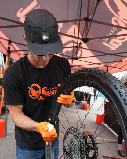 Orange Seal - Endurance Formula Tubeless Bike Tire Sealant with Injector | Long2