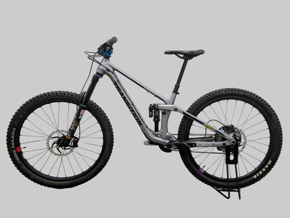 Transition Sentinel (Medium) | Reserve Carbon Wheels | Fox 36 | TRP Brakes